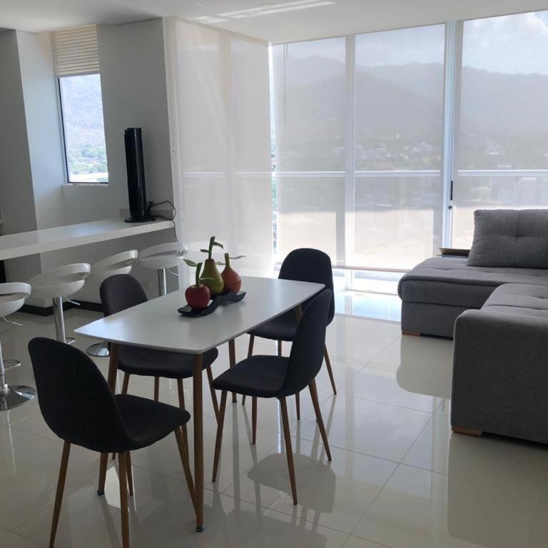Hermoso Apartamento Bello Horizonte Santa Marta - Apartamento de 3 dormitorios con vistas - 20
