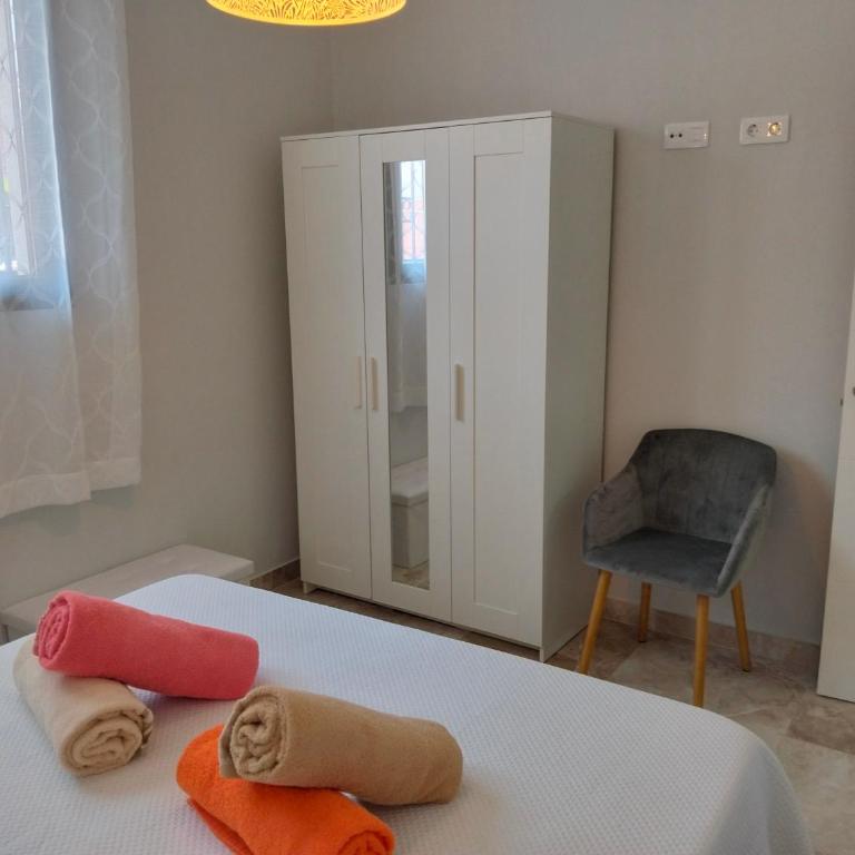 APARTAMENTO SOL - 2 apartamentos céntricos juntos cerca de la playa, ideales para grupos grandes - Apartamento de 2 dormitorios - 2