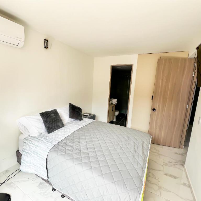 Tu Apto Ideal! Moderno, Aire Acondicionado, Balcón, 2 Hab - Apartamento de 2 dormitorios - 4