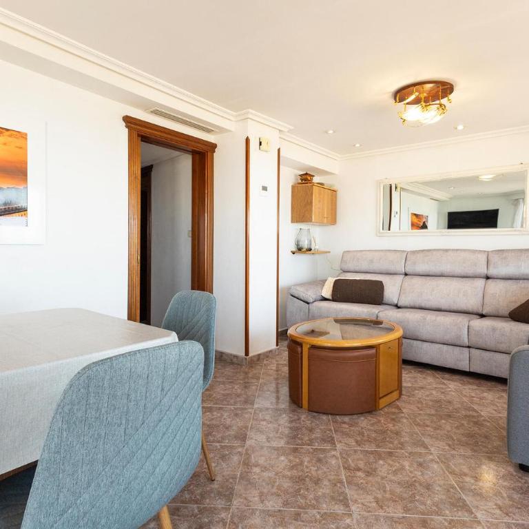 Gorgeous Apartment In Santa Pola With Wifi - Apartamento de 3 dormitorios - 2