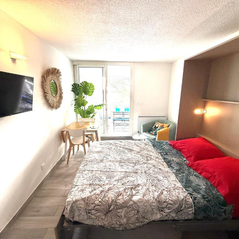Studio climatisé 4pers La Grande Motte Ponant, Vue exceptionnelle lac, double terrasse, Parking, base nautique, golf & plage à pied, draps & serviettes fournis - 2ème étage sans ascenceur - Apartment mit 1 Schlafzimmer - 4