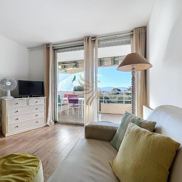 Apart 4 p, sea view, terraces, swimming pool, A/C - One-Bedroom Apartment with Sea View - 4