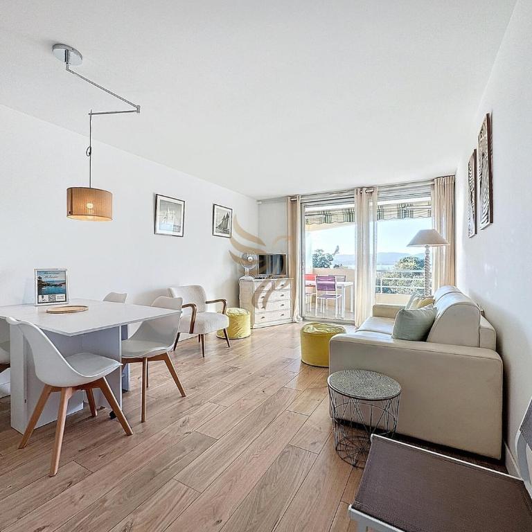 Apart 4 p, sea view, terraces, swimming pool, A/C - One-Bedroom Apartment with Sea View - 8
