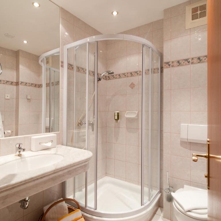 Family & Sporthotel Kärntnerhof - Doppelzimmer mit Balkon - 3