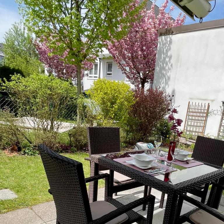 Stadtwohnung am Oertelplatz - Two-Bedroom Apartment - 2