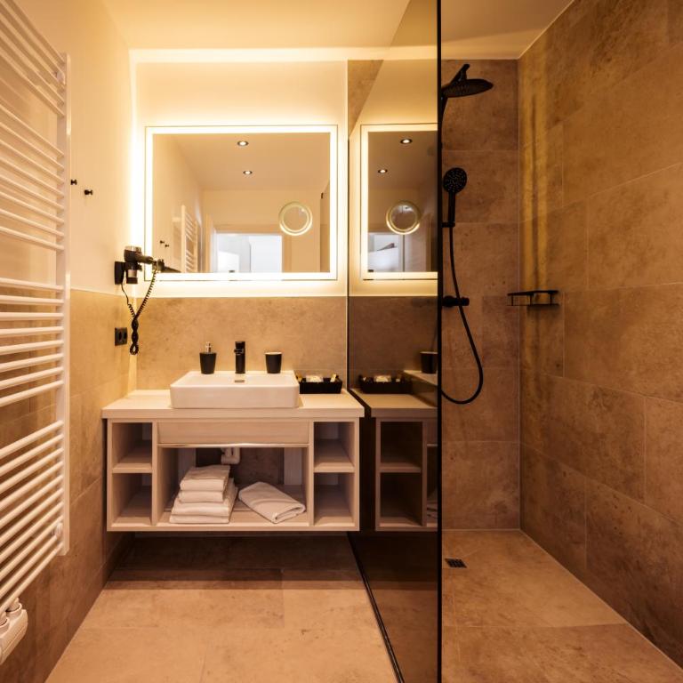 Hotel Villa Flora - Deluxe Doppelzimmer mit Balkon - 3