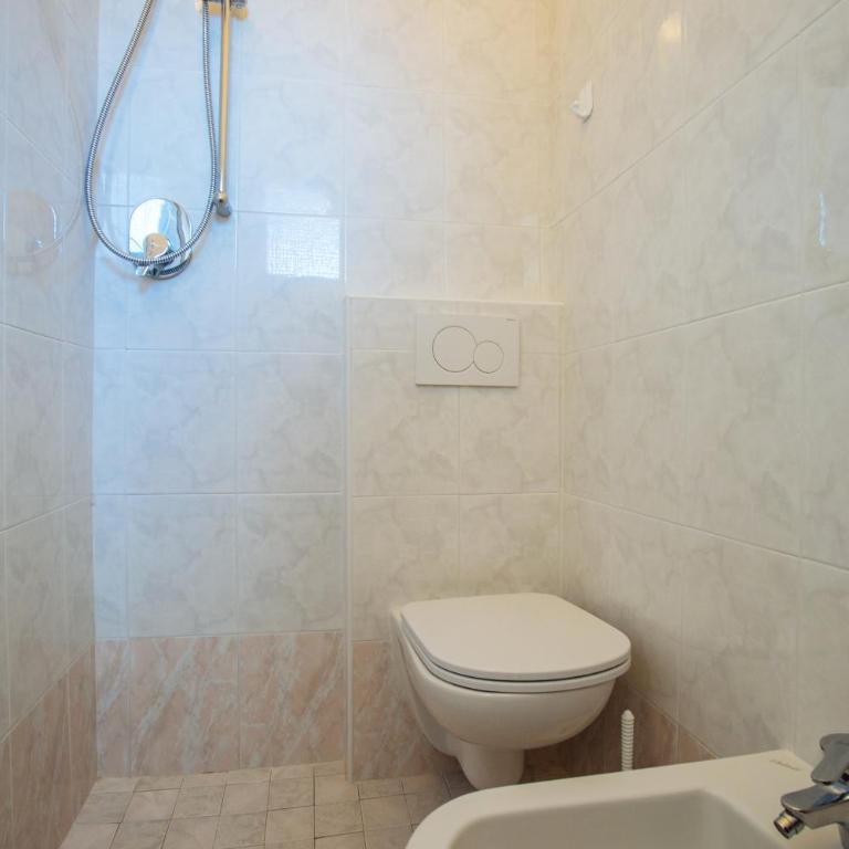 Hotel Diamante COLAZIONE XL PARCHEGGIO GRATIS A 5 CHILOMETRI DA RIMINI FIERA - Camera Tripla con Balcone - 2