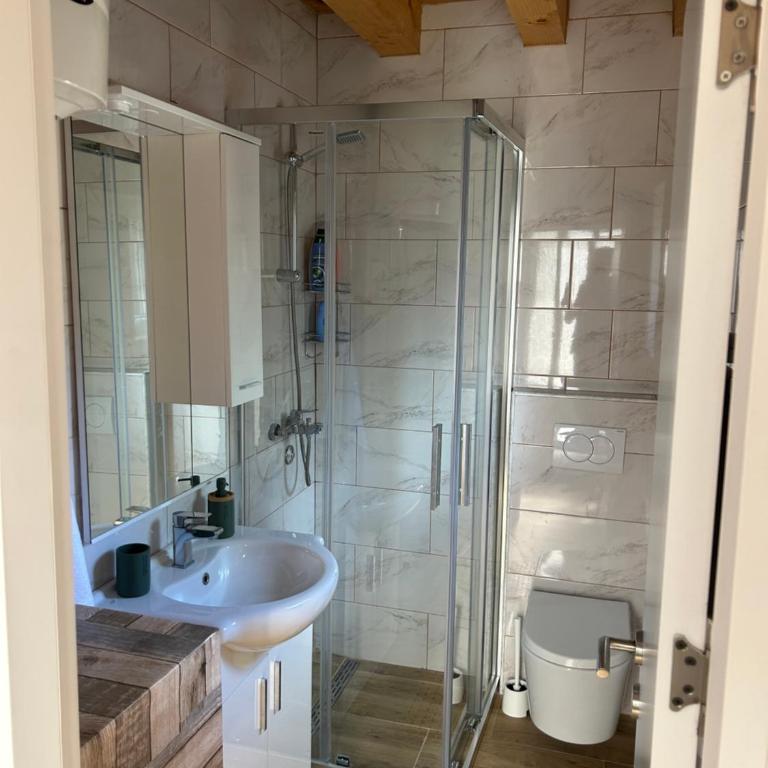 Bella Vista - Two-Bedroom House - 24