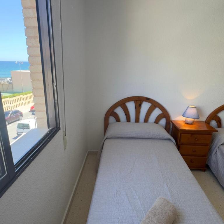 Primera línea en Muchavista bungalow con piscina y terraza By Turihome - Apartment - 26