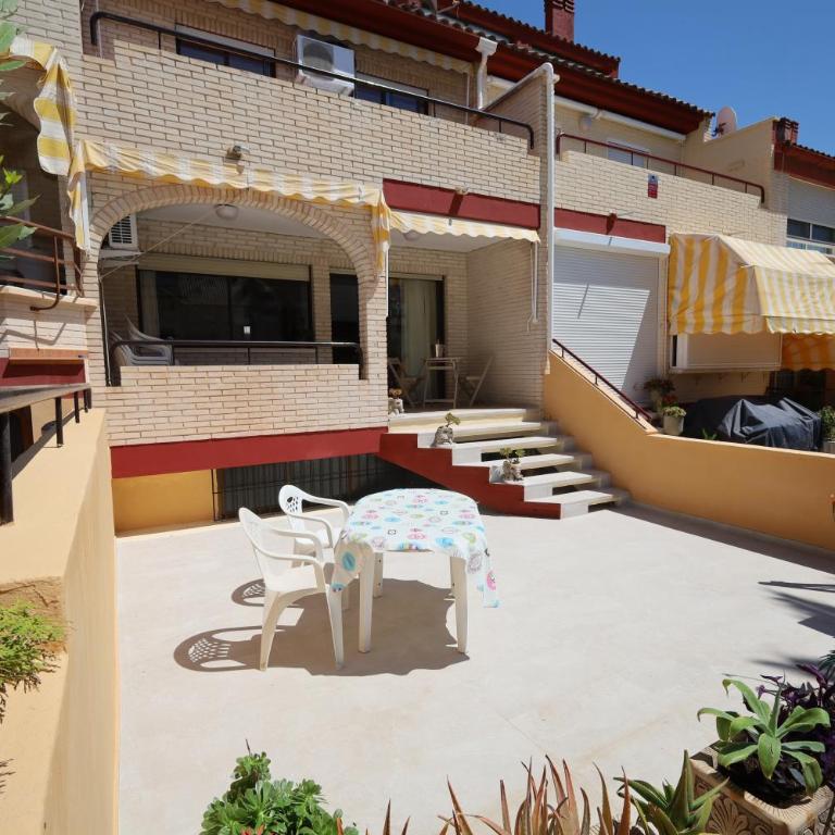 Primera línea en Muchavista bungalow con piscina y terraza By Turihome - Apartment - 63