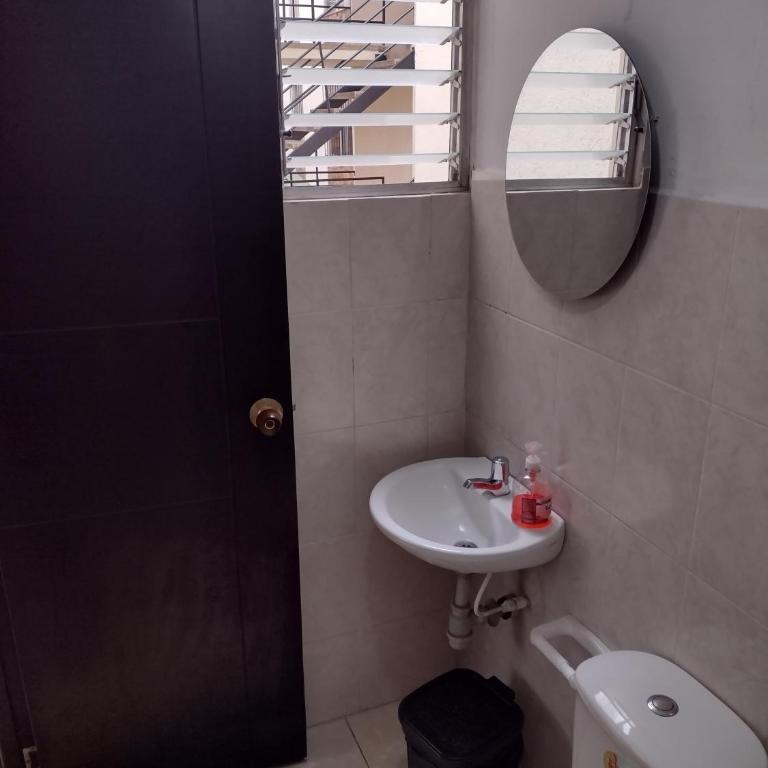 APTO 2 ALCOBAS-2 BAÑOS-SEGURIDAD PRIVADA-Piscina - Apartamento de 2 dormitorios - 6