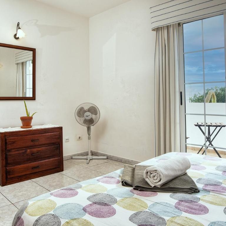 Casa El Paraiso - Private Pool, Jacuzzi, Air-con and BBQ By Lanzarote Vacation Homes - Casa de 4 dormitorios - 14