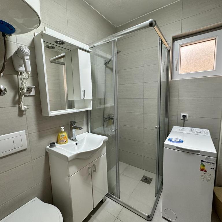Студия в Добра Вода - One-Bedroom Apartment - 6