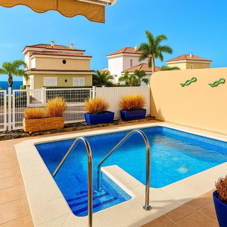Seaview Villa - Pool, Air Con, Home Office Ready - Villa - 1