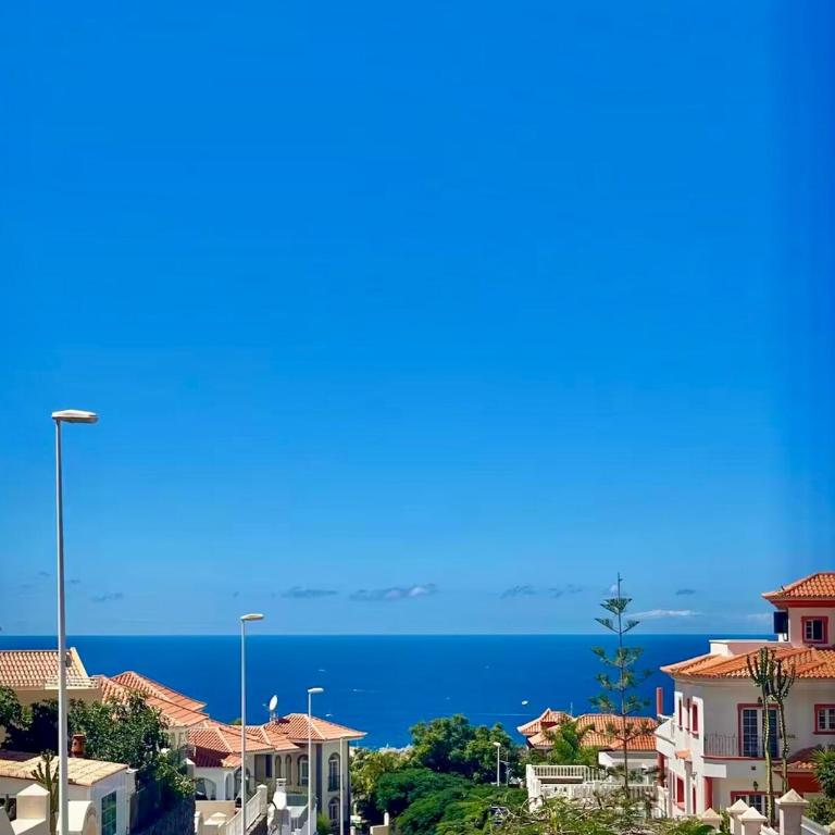 Seaview Villa - Pool, Air Con, Home Office Ready - Villa - 9