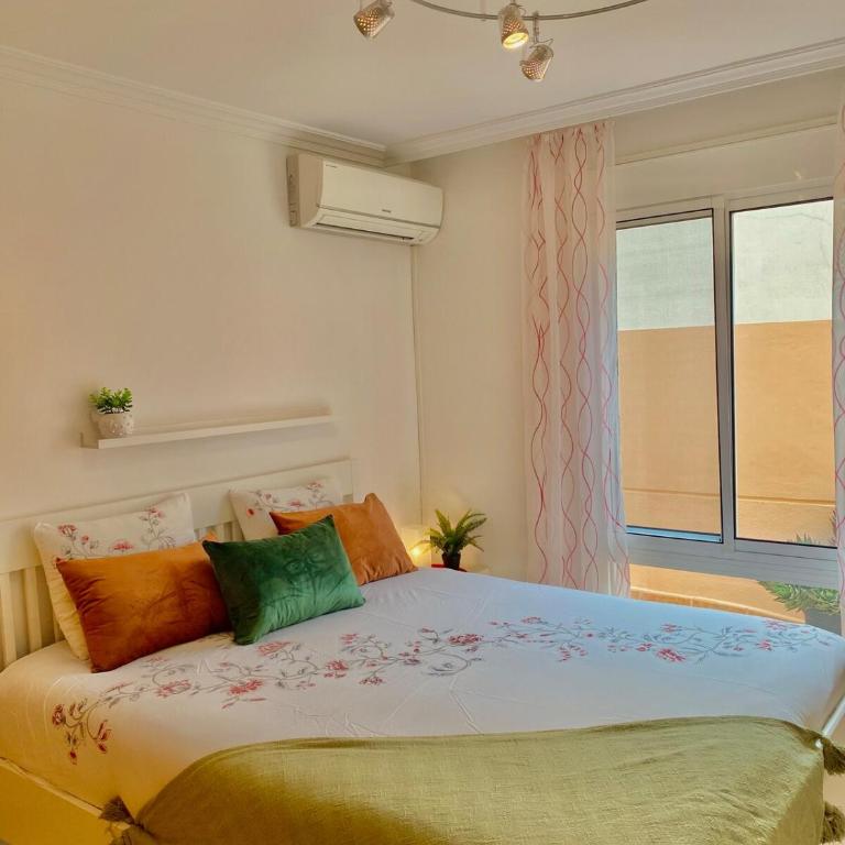 Seaview Villa - Pool, Air Con, Home Office Ready - Villa - 28