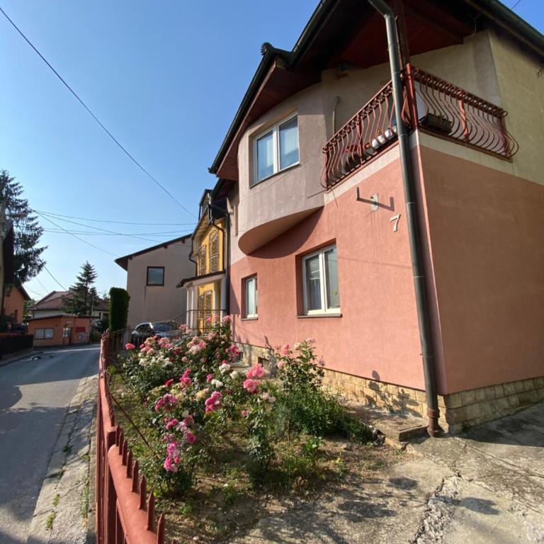 Cherry Hill Sarajevo - Apartman sa 2 Spavaće Sobe i Balkonom - 22