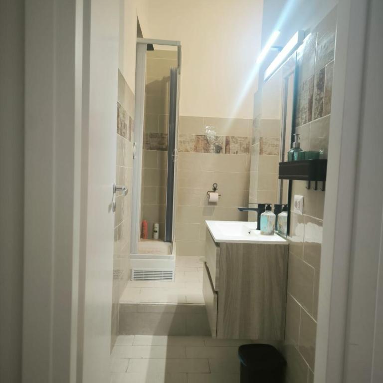 the italians house in Roma San Lorenzo - Appartamento con 2 Camere da Letto - 9
