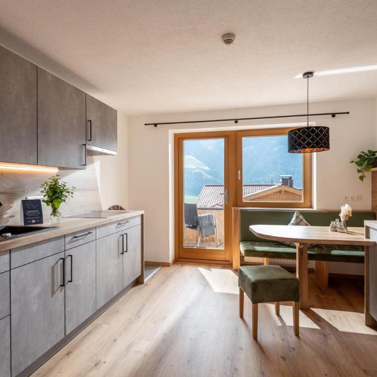 Gasthof Hotel Schöntal - Apartment mit 2 Schlafzimmern und Balkon - 2