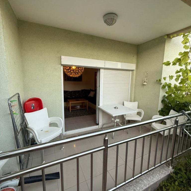 two bedroom apartment with parking - Two-Bedroom Apartment - 5