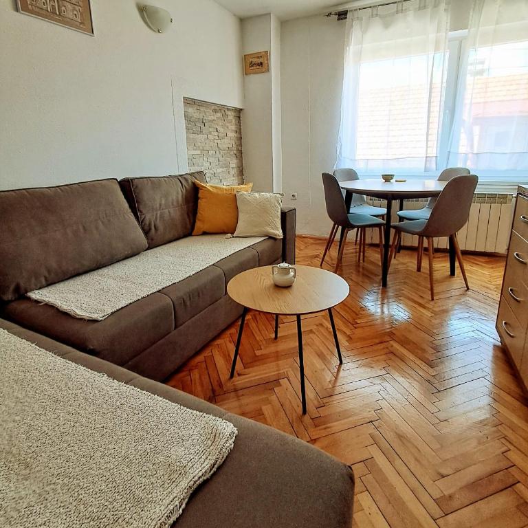 Sarajevo Cozy Attic and Backyard apartment - Apartman sa 2 Spavaće Sobe - 8