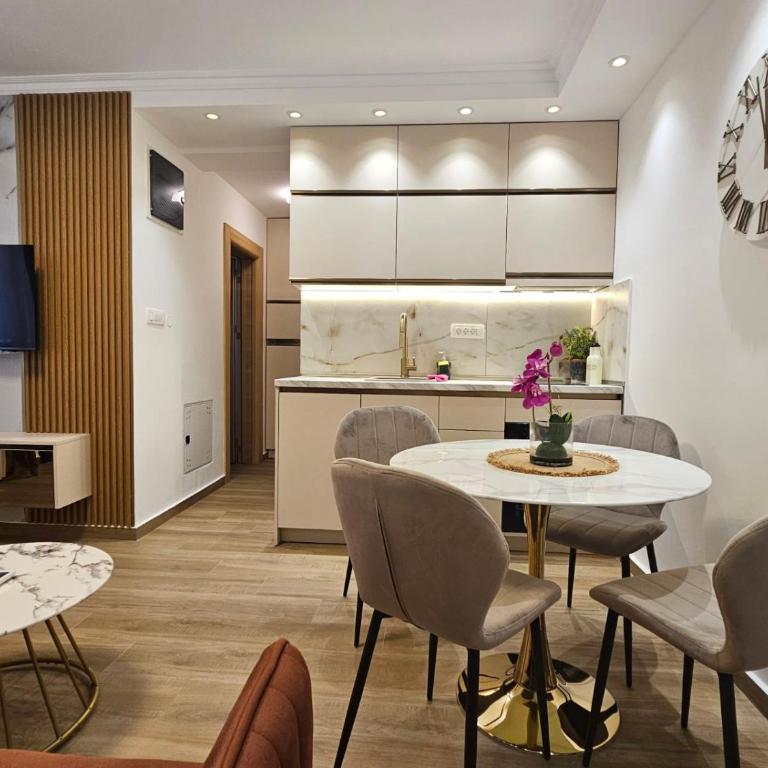 Apartmani Nikic -Tivat - Apartman s 1 Spavaćom Sobom, Balkonom i Pogledom na More - 11