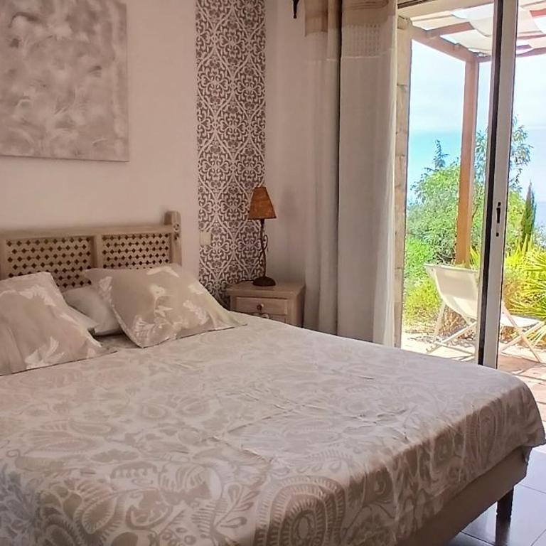 VILLA ANADINE - Aiguebonne BOULOURIS - PLEINE VUE MER - À 5 minutes à pied de la plage - Climatisée - Villa 3 Chambres - 72
