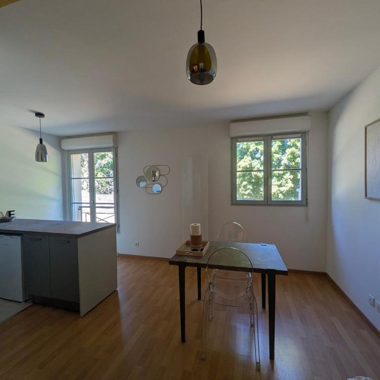 Studios TOUT INCLUS - Calme avec proximité du Centre Ville - Appartamento con 1 Camera da Letto - 1