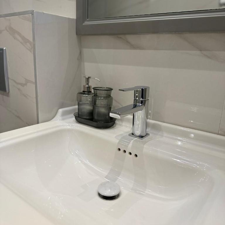 Navyblue Apartments with Pool & Parking - Standard Apartman sa Dve Spavaće Sobe - 7