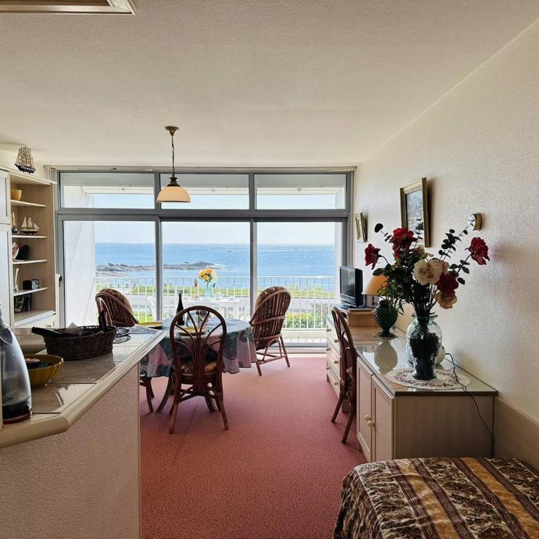 Studio 3pers vue mer, 1min à pied plage, wifi, parking - Studio Apartment with Sea View - 11