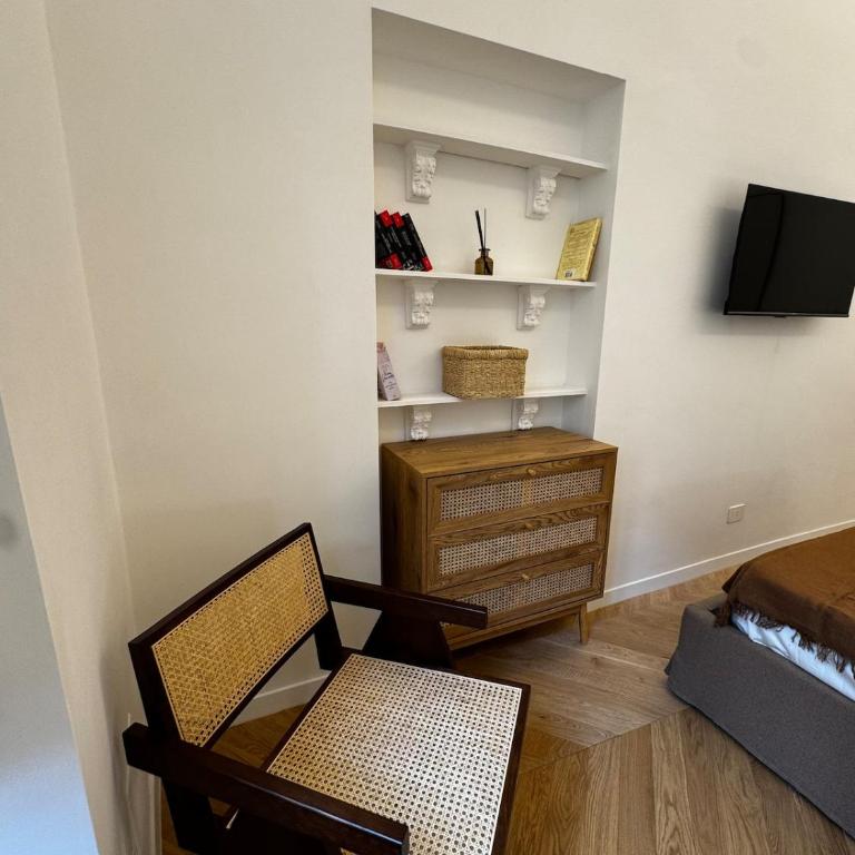 The Roman Retreat - 2BDR Colosseum Monti district - Appartamento con 2 Camere da Letto - 2