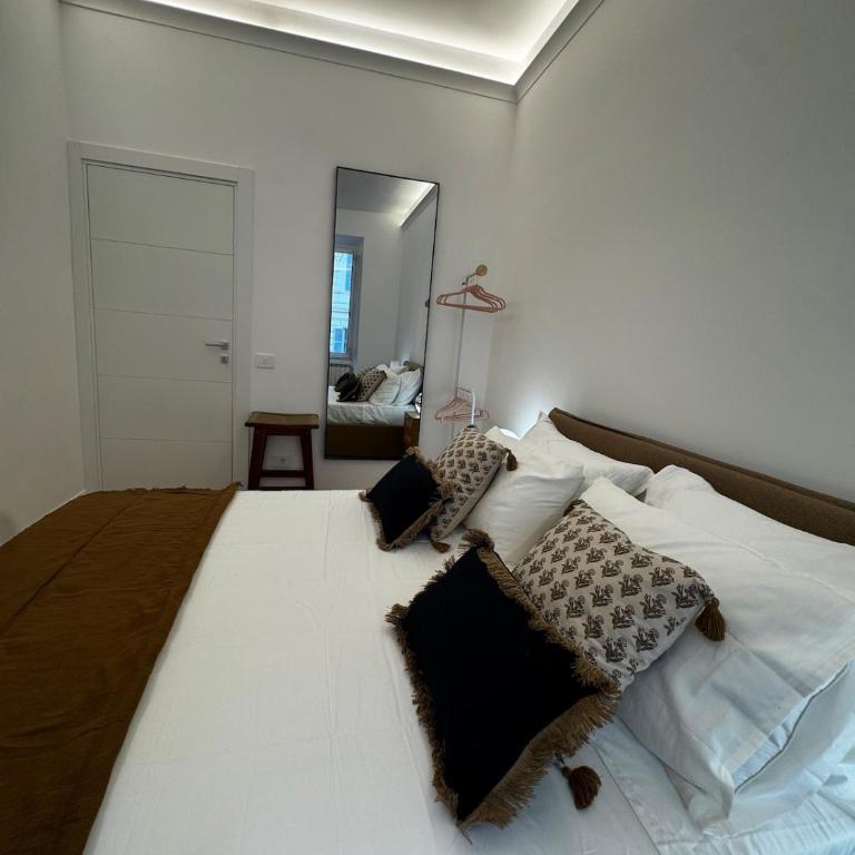 The Roman Retreat - 2BDR Colosseum Monti district - Appartamento con 2 Camere da Letto - 33