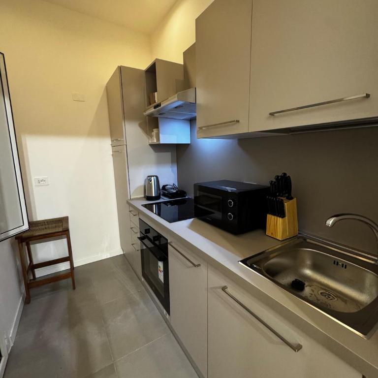 The Roman Retreat - 2BDR Colosseum Monti district - Appartamento con 2 Camere da Letto - 37