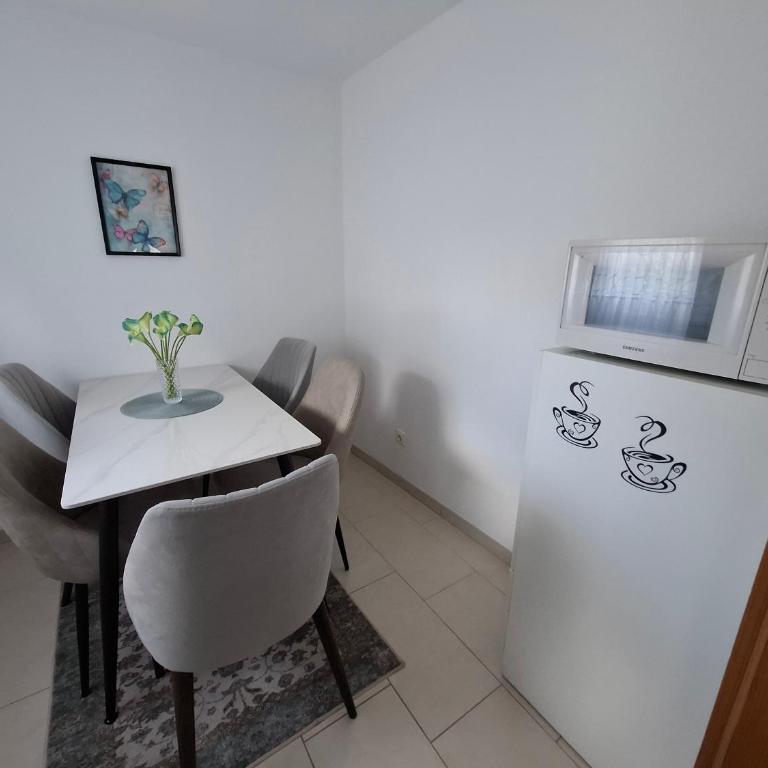 Apartman Mint - Two-Bedroom Apartment - 4