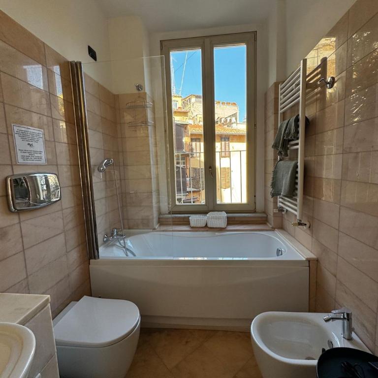 Roman Holiday Escape 2BDR Spanish steps and Trevi - Appartamento con 2 Camere da Letto - 2