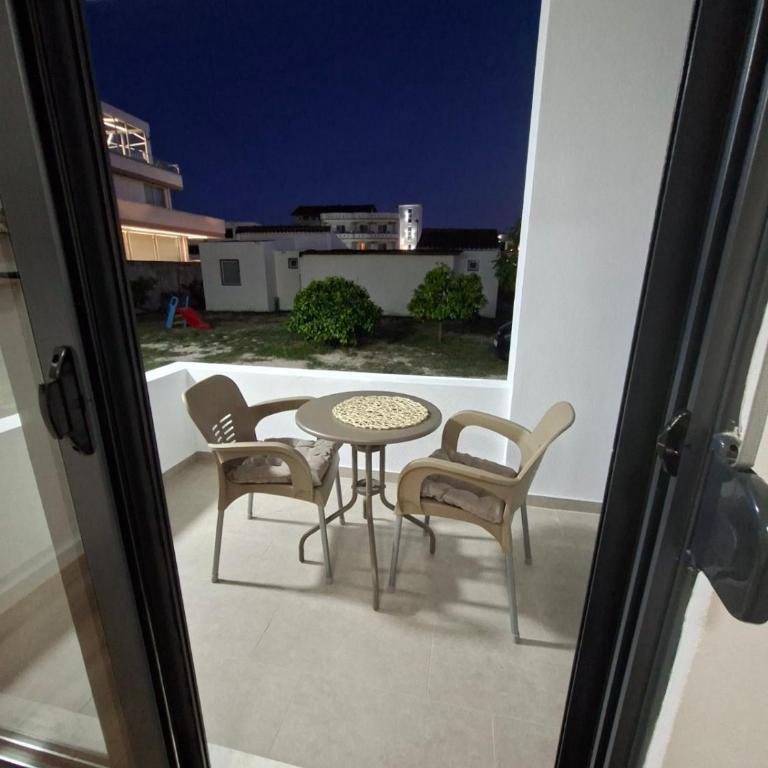 Vhtwins apartment - One-Bedroom Apartment with Terrace - 12