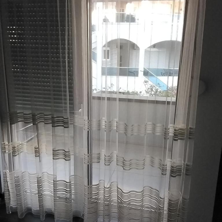 Apartmani Sutomore Tri Palme - Trokrevetna Soba sa Balkonom - 8