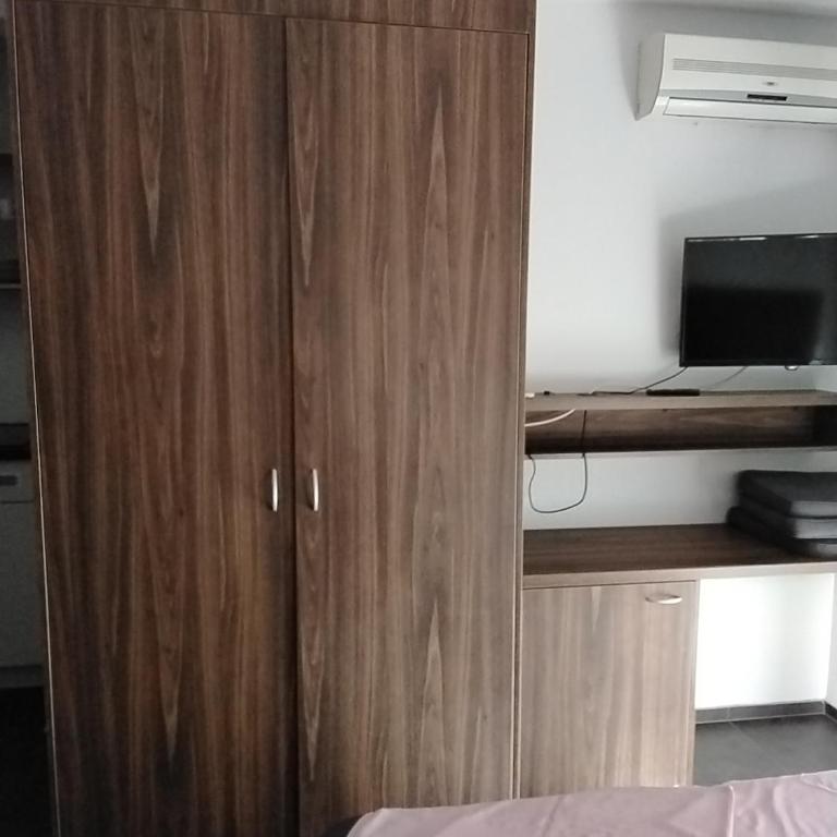 Apartmani Sutomore Tri Palme - Trokrevetna Soba sa Balkonom - 8