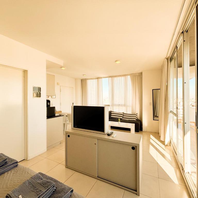 Centrico, IDEAL PARA CONOCER LA CIUDAD, VISTA PANORAMICA, con Piscina Y SEGURIDAD 24HS - Apartamento Superior con vistas a la ciudad - 12