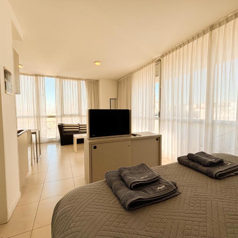 Centrico, IDEAL PARA CONOCER LA CIUDAD, VISTA PANORAMICA, con Piscina Y SEGURIDAD 24HS - Apartamento Superior con vistas a la ciudad - 13