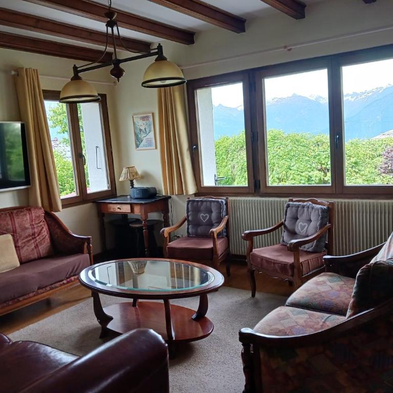 Chalet Mireneige, charme et confort face au Mont Blanc - Chalet - 2