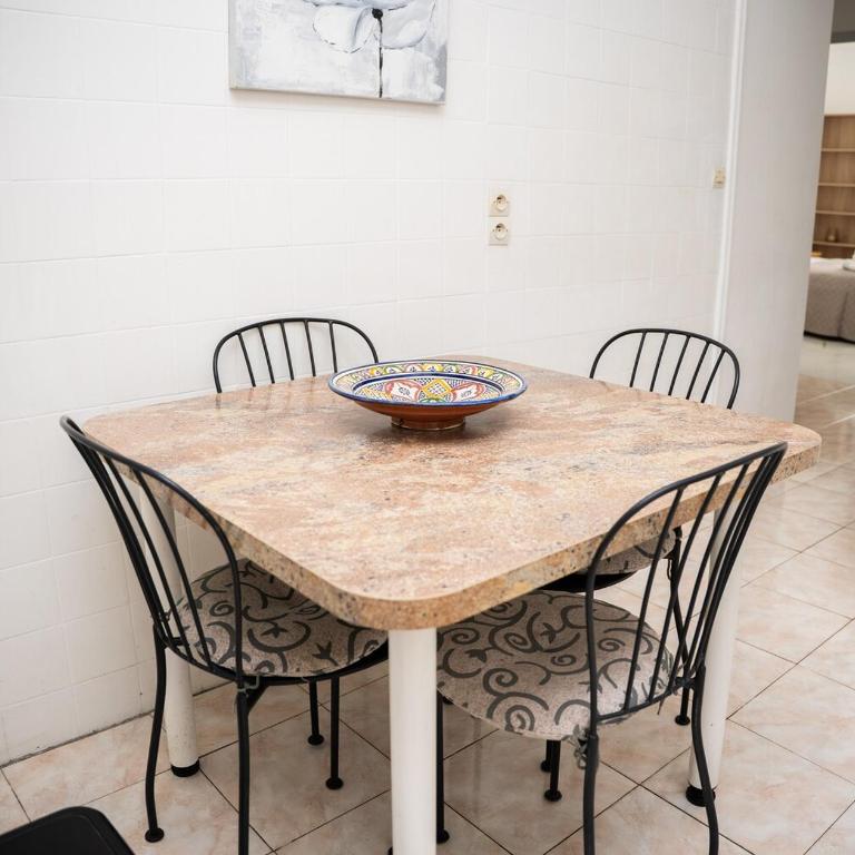 Grand 4 pièces avec Cour Privée, Clim & Parking - Appartement 3 Chambres - 21