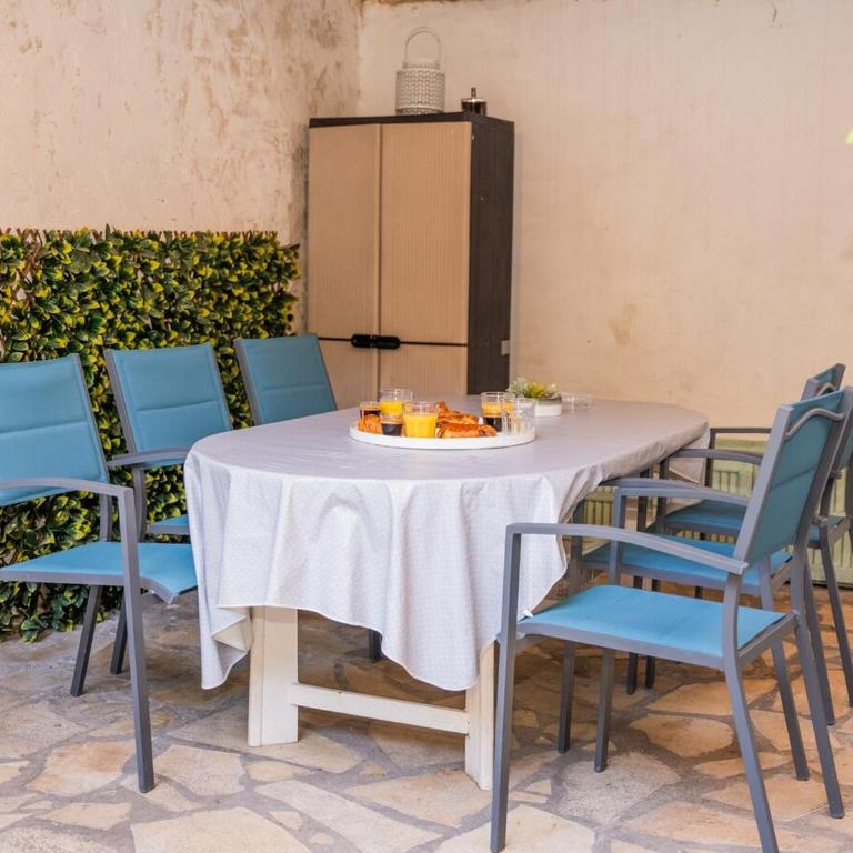 Grand 4 pièces avec Cour Privée, Clim & Parking - Appartement 3 Chambres - 9