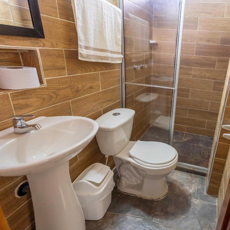 Hotel Macizo Tiaguanaco - Habitación Triple Básica - 2