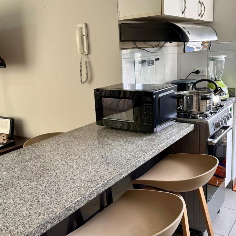Hermoso Departamento Frente al Escuela de Oficiales de La policia - Three-Bedroom Apartment - 2