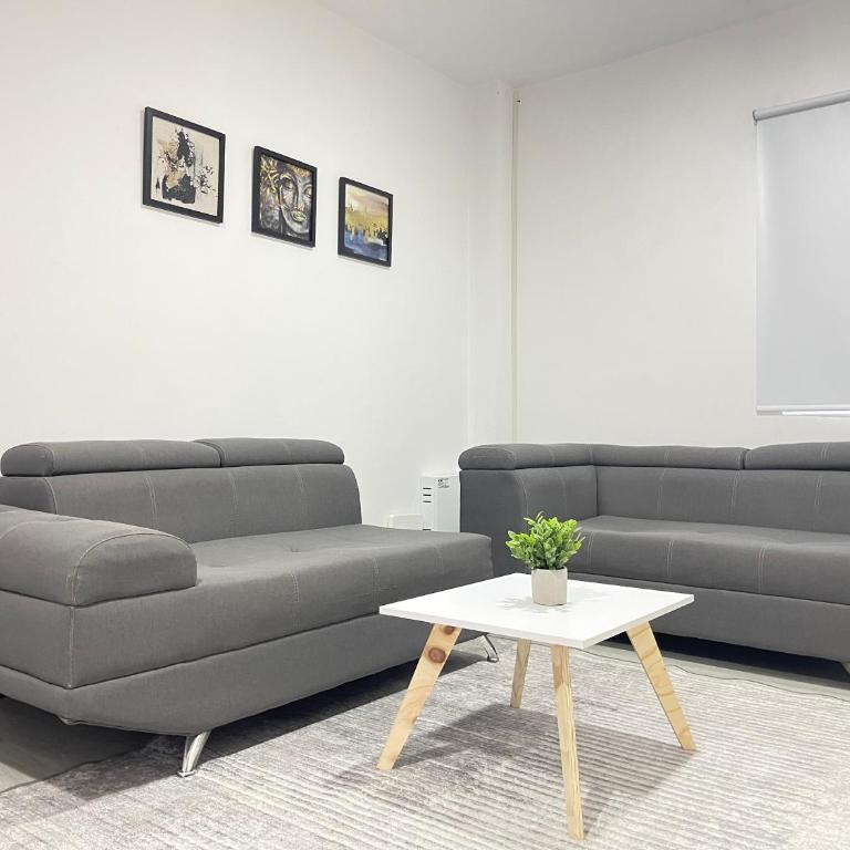Casa de dos pisos con aire - Apartamento de 3 dormitorios - 1