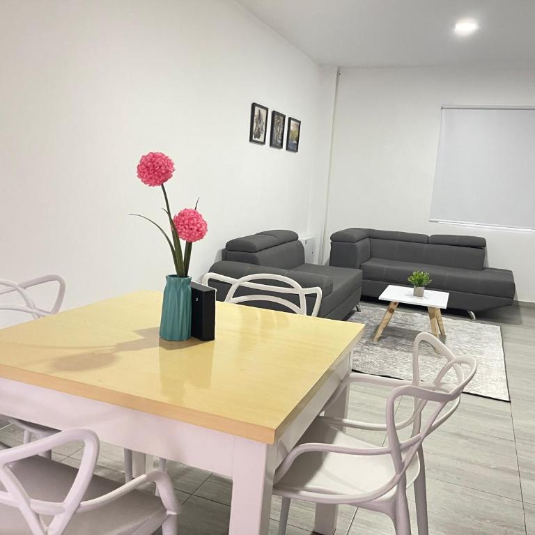 Casa de dos pisos con aire - Apartamento de 3 dormitorios - 7