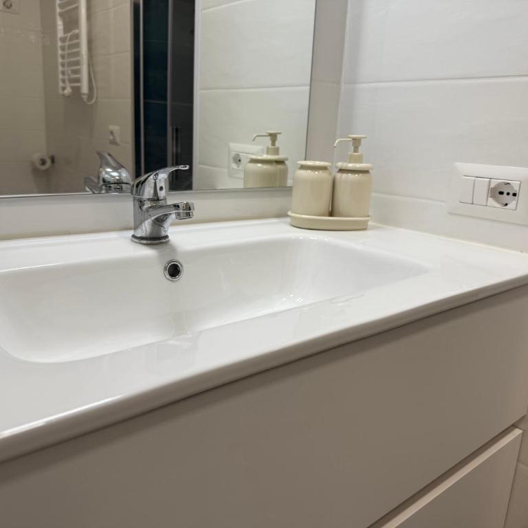 ROMA quartiere san giovanni nest love a 1500 mt dal colosseo - Casa con 1 Camera da Letto - 97