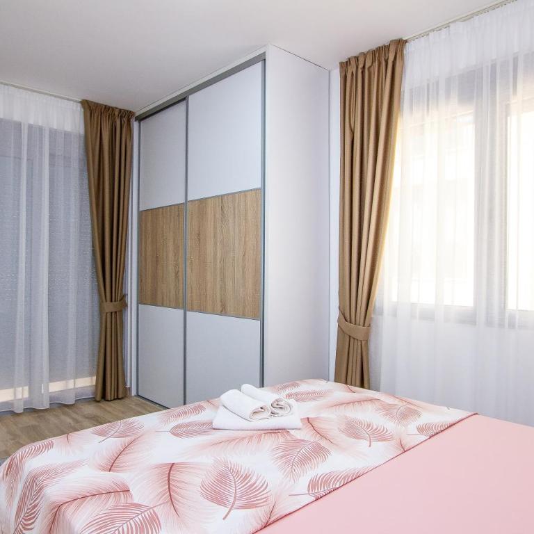 Apartmani Tajra Veliki Pijesak - One-Bedroom Apartment with Terrace - 2