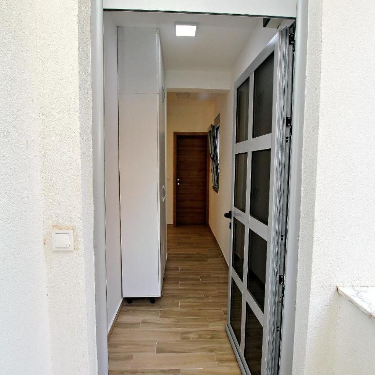 Apartmani Tajra Veliki Pijesak - One-Bedroom Apartment with Terrace - 41